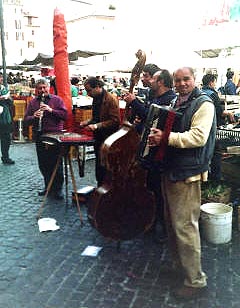 musicians at a Campo Caf&eacute;
