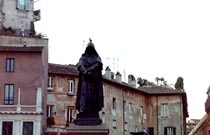 Giordano Bruno statue