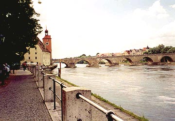 The Danube looking west towards the Stone Bridge
