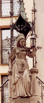 Heinzelm�nnchen Brunnen (Fountain), detail
