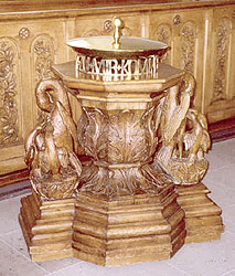Stadtkirche, baptismal fountain